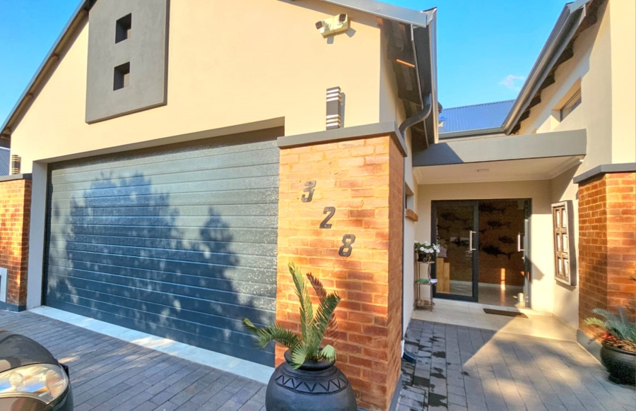 4 Bedroom Property for Sale in Landsmeer Residential Estate North West